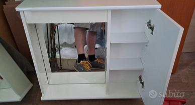 mobiletto specchio bagno 