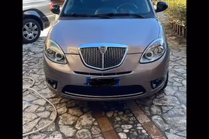 Lancia y