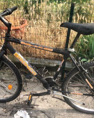 Mountain-bike marca bronco MTB 2006