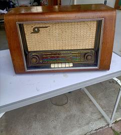 Radio d'epoca a valvole Salvador della Blaupunkt
