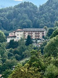 Palazzo / Stabile di 6041 m² con più di 5 locali a