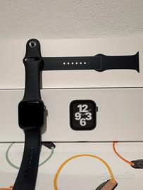 Apple Watch SE Space Gray 40 mm