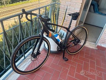 gravel praticamente nuova