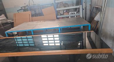 Tavolo per riunioni in vetro 300x100cm