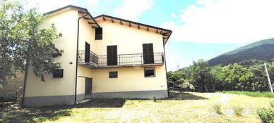 CASA SEMINDIPENDENTE A SPOLETO