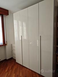 Armadio 4 ante e 2 comodini 