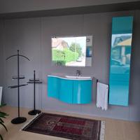 Bagno esposto colore turchese lucido