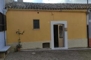 Abitazione piano terra e piano rialzato