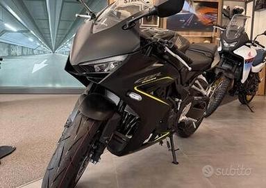 HONDA CBR 650 R E-CLUTCH 2026