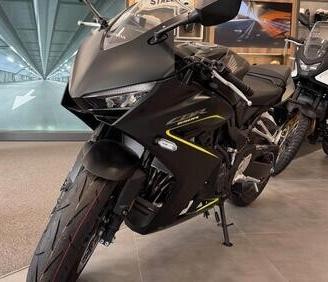 HONDA CBR 650 R E-CLUTCH 2026
