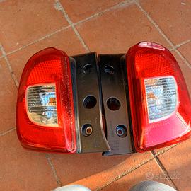 fari posteriori per Nissan Micra 
