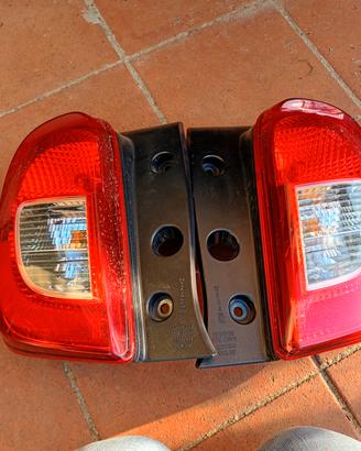 fari posteriori per Nissan Micra 