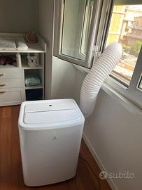 condizionatore portatile Electrolux EXP26U339AW: