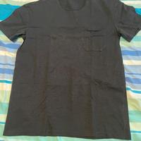 T-shirt nera