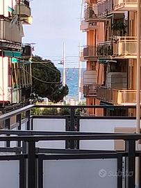 Grande bilocale 150 m. mare