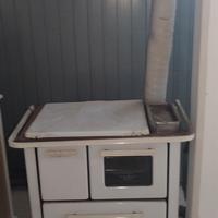Stufa a legna con forno 