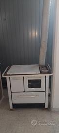 Stufa a legna con forno 