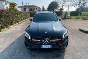 Mercedes glb200