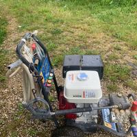 Idrosabbiatrice a scoppio a benzina