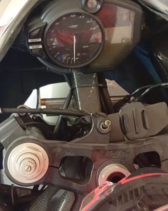 moto da pista Yamaha R1 2011 big ban