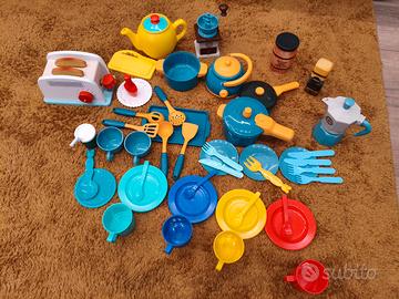Pentoline e posate giocattolo 
