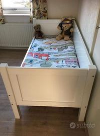 Accogliente lettino bianco per bambini Bopita
