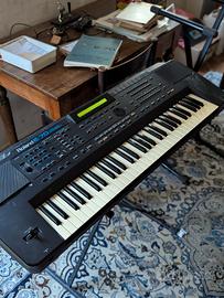 Roland E70 - Intelligent Synthesizer