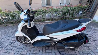 Beverly 400hpe