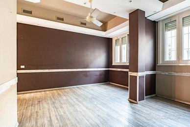 Negozio o ufficio in centro paese