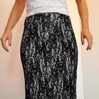 Gonna a Tubino in Pizzo Nero – Made in Italy
Bell