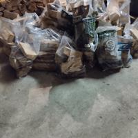 legna in sacchi o bancali e pellet A1.....