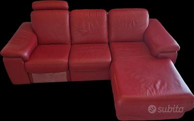 Divano in pelle rosso