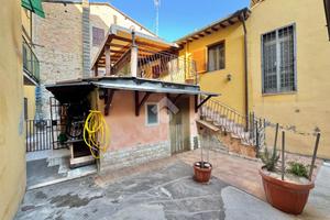 CASA SEMINDIPENDENTE A ASSISI