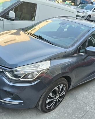 RENAULT CLIO RICAMBI
