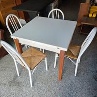 tavolo apribile a libro + 4 sedie