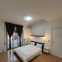 Tiburtina-casal bruciato trilocale con due balcon
