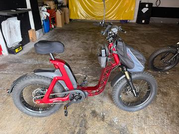 BICI Fantic ISSIMO rossa / bianca POCHI KM