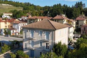 Ampio Appartamento in Villa Bifamiliare con Tetto