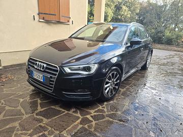Audi A3 Sportback 1.6 TDI 105cv Ambition -Full LED