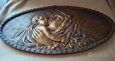 Antico Bassorilievo Ovale in bronzo Madonna con Ba