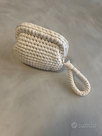 Borsetta fatta ad uncinetto