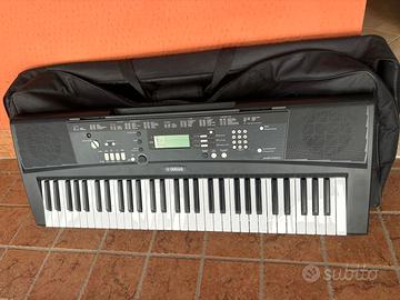 pianoforte YAMAHA Digital Keyboard EZ-220 Tastiera