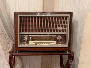Radio vintage Siemens in legno – Design retrò