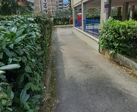 Posto auto in zona recintata