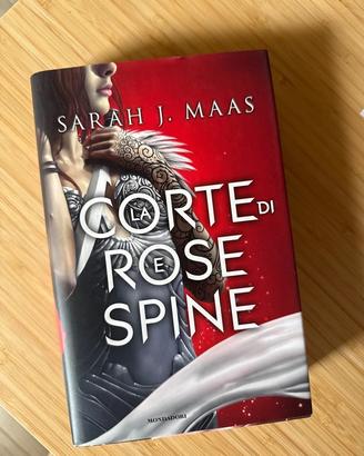 La corte di rose e spine