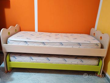 Coppia di letti bambino