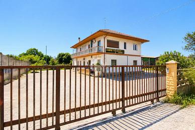 4 LOCALI A GIULIANOVA