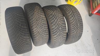 4 Pneumatici Invernali Hankook 215/60 R16 99
