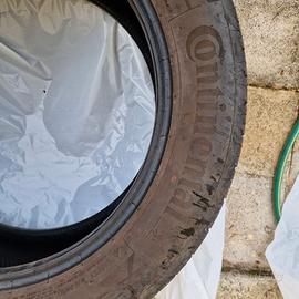 Gomme continental 215/55 17 v