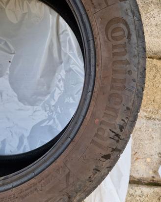 Gomme continental 215/55 17 v